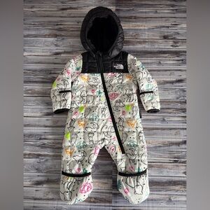 The North Face Baby Thermoball One Piece
Infants' snowsuit black and white print